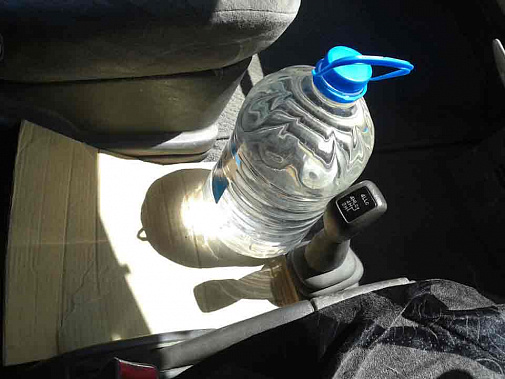 Не бросайте воду в машине