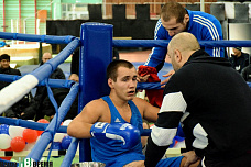 Ринг поставили в манеже