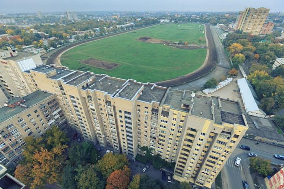 Ростовский ипподром сегодня оказался окружен городской застройкой исторического центра города. Его территория - предмет вожделения многих застройщиков. Источник фото: wikimapia.org Ростовский ипподром сегодня оказался окружен городской застройкой исторического центра города. Его территория - предмет вожделения многих застройщиков. Источник фото: wikimapia.org