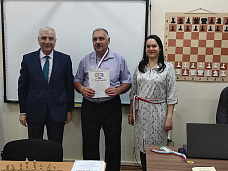 Александр Аношкин из Аксая выиграл рапид среди донских педагогов