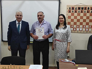 Александр Аношкин из Аксая выиграл рапид среди донских педагогов