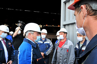 Прокатный стан и производство салфеток: что показывали губернатору в Шахтах