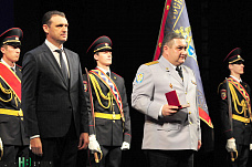 С праздником, товарищи полицейские!