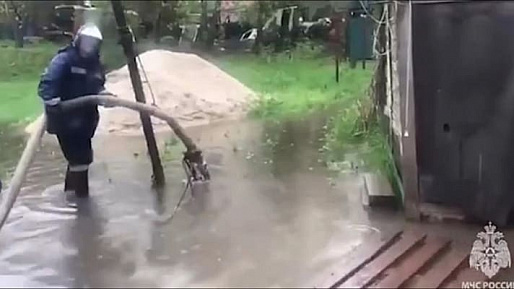 Берега Дона уходят под воду