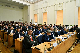 Городская дума Ростова приняла досрочную отставку градоначальника Алексея Логвиненко