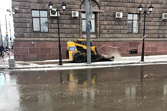 В Ростове на уборку снега вышли 400 дворников и 170 единиц техники