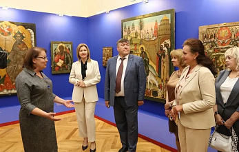 «Окно в Россию» прорубили во дворце Алфераки