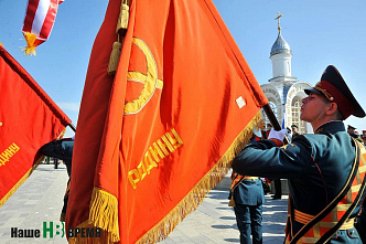 В музей на вечное хранение передали боевые знамена