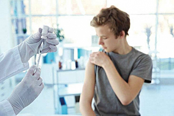 Российским подросткам прививку от коронавируса начнут делать в сентябре