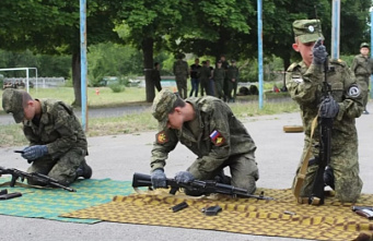 В Белокалитвинском Матвея Платова казачьем кадетском корпусе провели командную военизированную эстафету