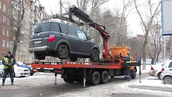 В Ростове-на-Дону при эвакуации автомобиля придется заплатить от 3 247 рублей