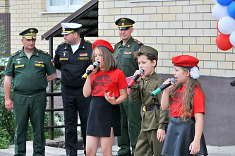 30 молодых офицеров в Ростове получили жилье