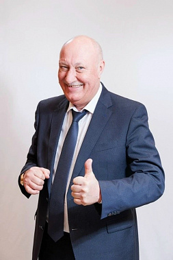 Председатель Совета регионального отделения «Справедливой России» Сергей Косинов: «Опыт, порядочность и молодость — это марка «Нашего времени»