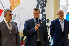 Сражались юные, рубились ветераны