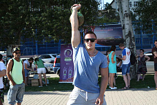 Набережная стала ареной