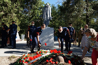 В Зернограде простились с четырьмя красноармейцами