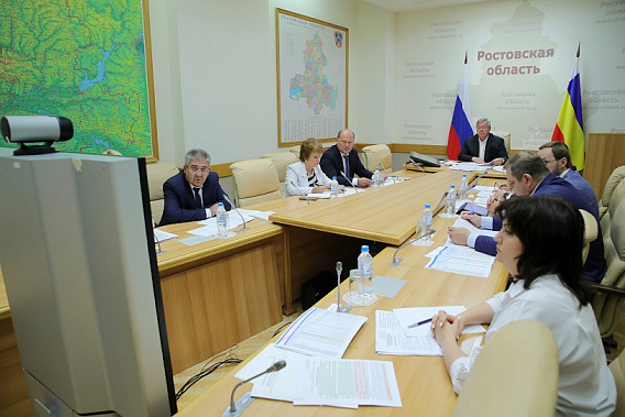 Во время заседания президиума правкомиссии. Источник фото: пресс-служба губернатора Ростовской области.