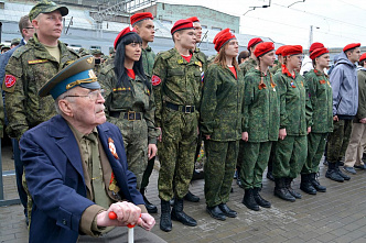 В Ростове встретили агитпоезд «Мы — армия страны! Мы — армия народа!»