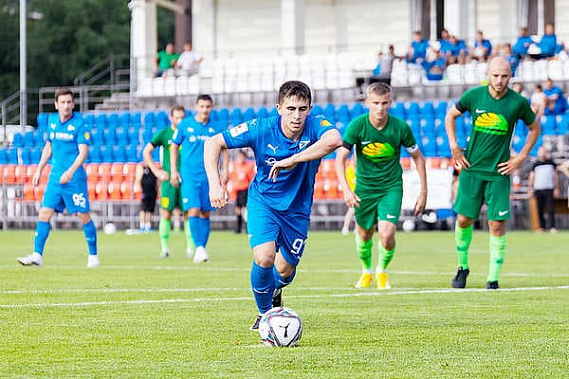 Большую часть встречи с «аграриями» «Чайка» провела в атаке.