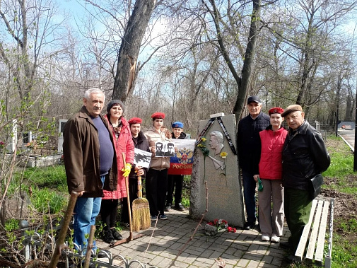   На территории Братского кладбища донской столицы возобновились волонтёрские акции