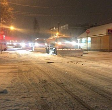 В Ростове ночью очищали дороги 125 коммунальных машин