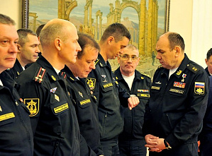 Знамена вручены