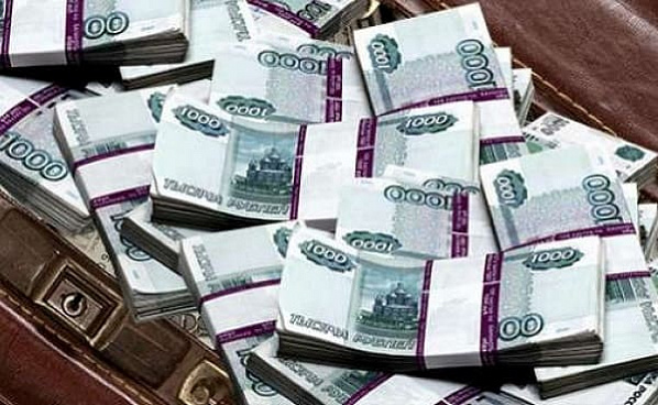 В Ростове на улице у мужчины отобрали миллион рублей