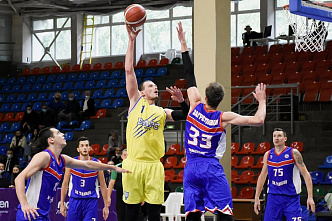«Барсы» стартовали в чемпионате с поражения от «волков»