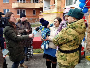 В Волгодонске справили новоселье семьи росгвардейцев