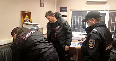 В Ростовской области задержали таможенников, «крышевавших» контрабанду сигарет