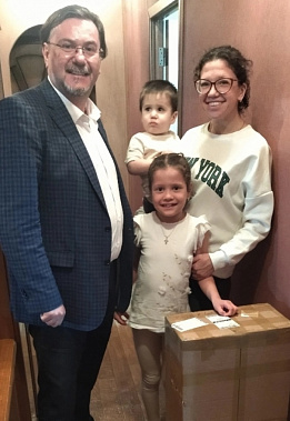 Ростовские дети начали получать подарки в рамках акции «Елка желаний» 