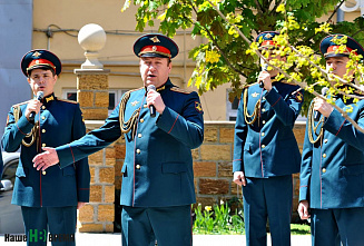 В ростовском дворе артисты ансамбля песни и пляски ЮВО провели концерт