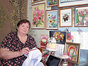 Вера БЕРЕЖНАЯ из Константиновска вышила около двухсот картин