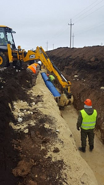 В Гуково прокладывают новый чугунный водопровод
