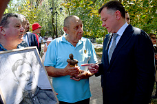  18 07 2025 Врио губернатора Юрий Слюсарь и другие руководители Ростовской области почтили память Алексея Береста