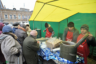 Новогодние подарки малоимущим