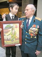 В Донской публичной библиотеке экспонируется фотовыставка «Победа в лицах ветеранов» журналиста Марии Ким