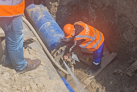  Долгожданный капремонт водовода на одной из улиц Таганрога подошел к концу