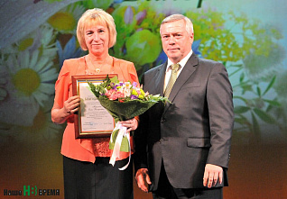 Руководство Ростовской области поздравило учителей с профессиональным праздником