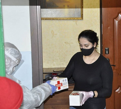 Донские больницы начали получать лекарства для лечения больных ковидом на дому