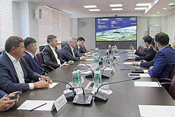 Представители «Алабуги», одной из лучших особых экономических зон в России, встретились с губернатором Ростовской области Василием ГОЛУБЕВЫМ.