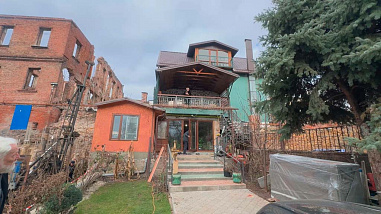 Котлован в районе Театрального спуска грозит обрушением целой улице