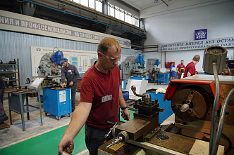 На НЭВЗе определили лучших по профессии 