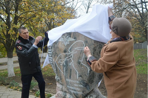 В Новочеркасске открыли памятник погибшим полицейским