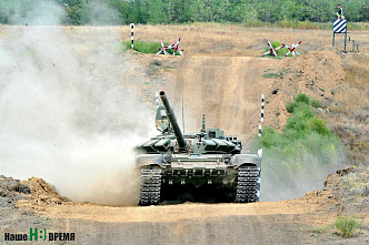 Донские танкисты провели учения в преддверии профессионального праздника