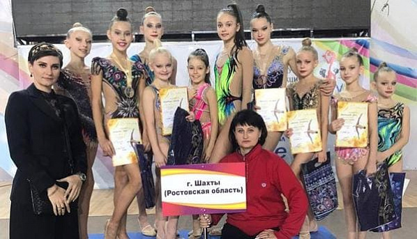 Гимнастки возглавили «Осенний бал»