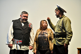 06 11 2025 В Ростове прошел фестиваль народных и любительских театров