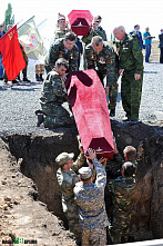 На братских могилах не ставят крестов