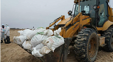 Загрязненный мазутом песок с черноморских пляжей утилизировать в Ростовской области не станут