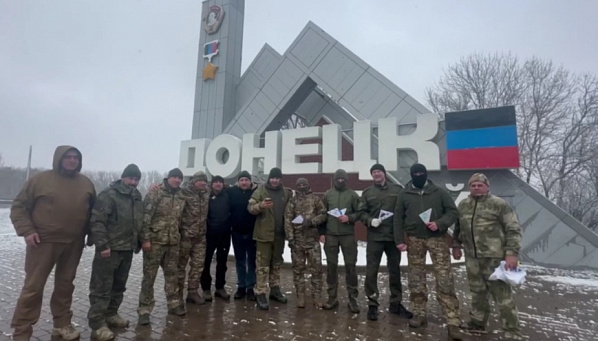 В ростовской школе провели акцию «Свеча — согрей бойца»